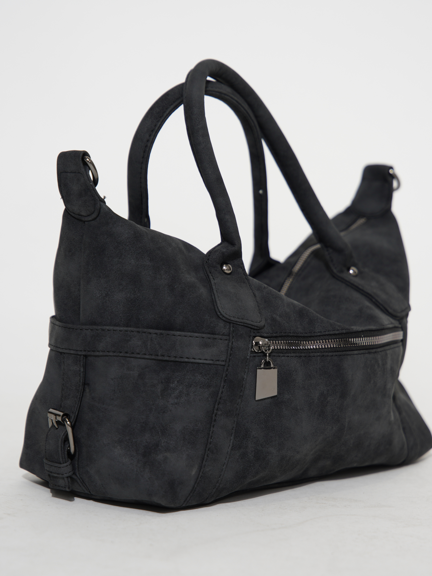 Dione | Sleek Daily Carry